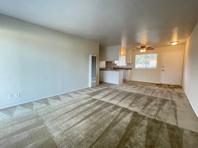 Primary Photo - Top floor, March free w/ 12 month lease