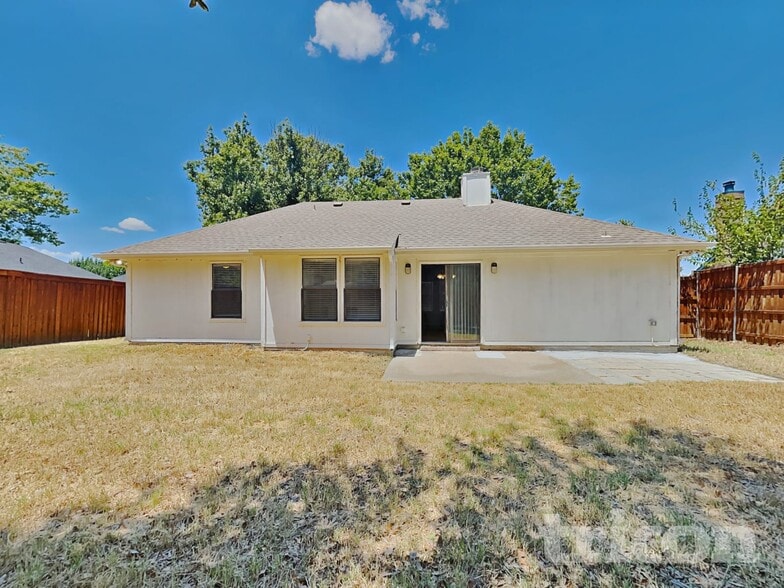 Building Photo - 1414 Glenwillow Dr