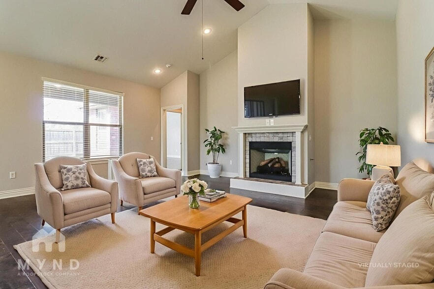 Building Photo - 610 Hawthorn Way