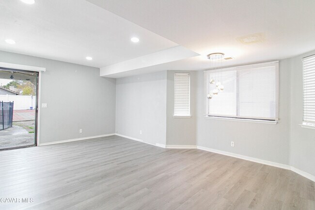 Building Photo - 45809 Evelyn Ct