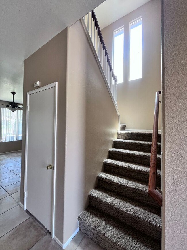 Building Photo - Yucaipa Home Located in Chapman Heights Community