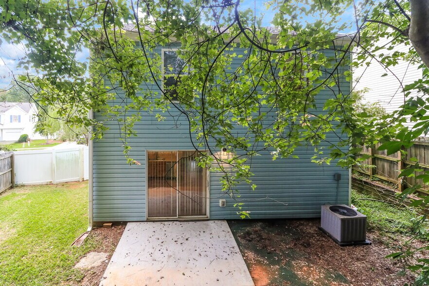 Building Photo - 140 Nacoochee Way