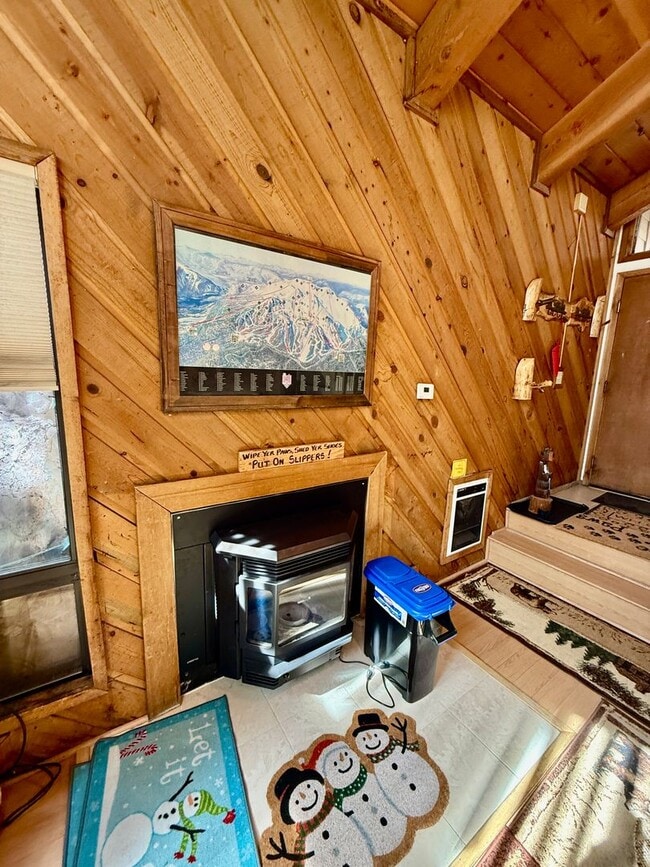 Building Photo - Fully Furnished 2BD/2BA Mountain Townhome | Cozy Pellet Stove | Parking Included