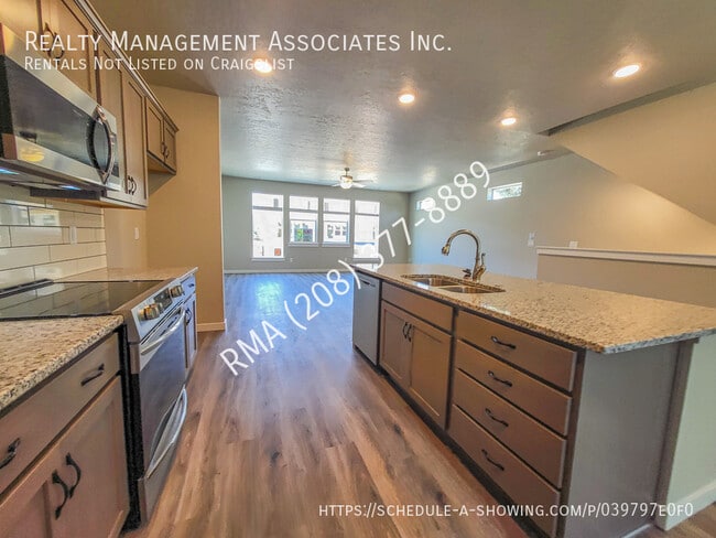 Building Photo - 3104 N Network Ln