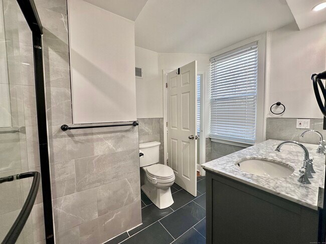 Building Photo - 928 Townsend Ave