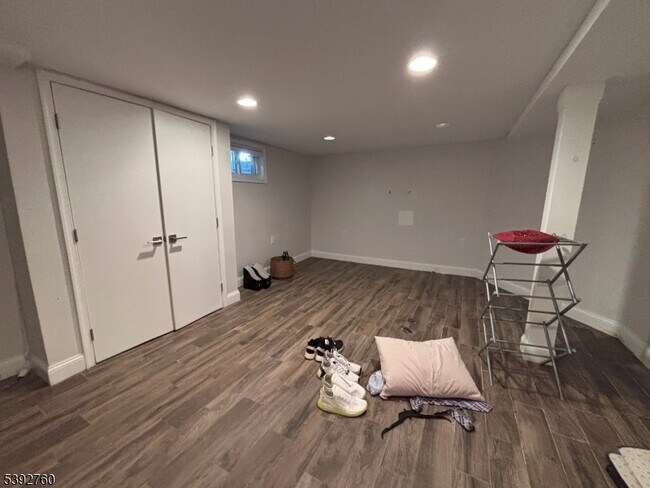Building Photo - 130 Birchwood Rd