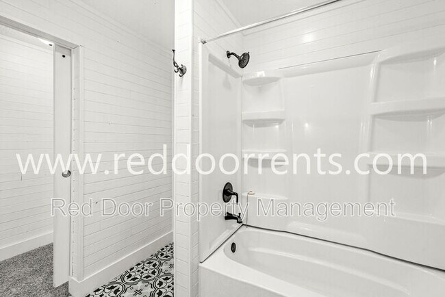 Building Photo - 957 Woodhill Dr