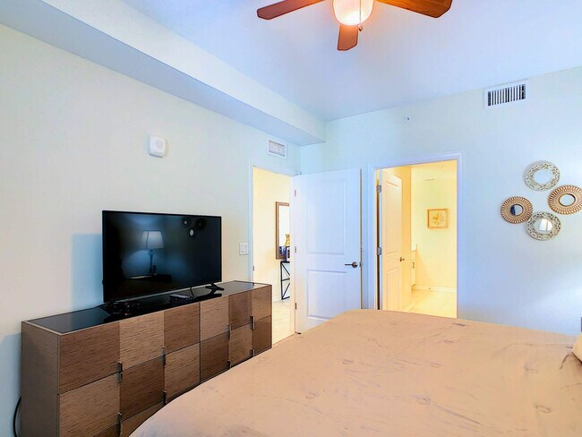 Building Photo - 4784 Clock Tower Dr