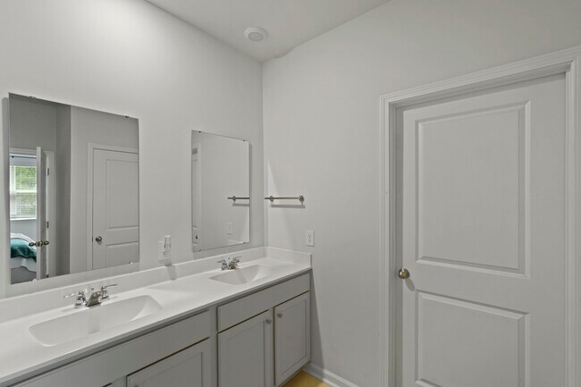 Building Photo - 41 Gypsea Ln