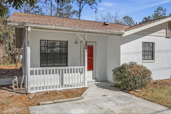 Building Photo - "Chic & Cozy 2-Bed Retreat with Granite Touches in Palm Coast!"