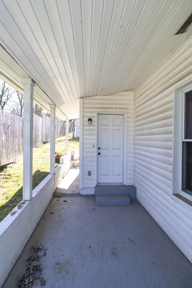 Building Photo - 1900 Edgewood Ave