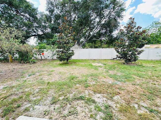 Building Photo - 1978 Ancestry Trl