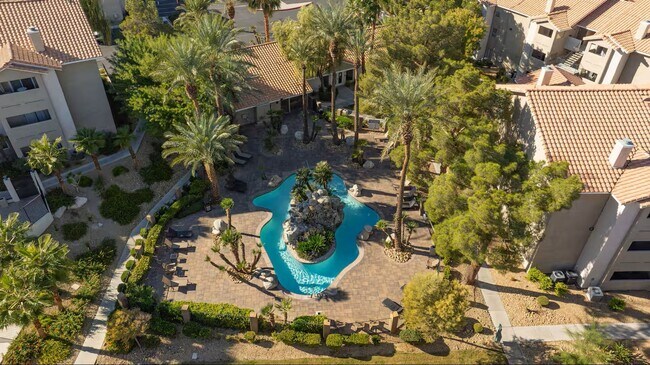 Building Photo - AWESOME 2 BEDROOM  CONDO NEAR STRIP W/ VIEWS AND OVERLOOKS POOLS!!!!!!