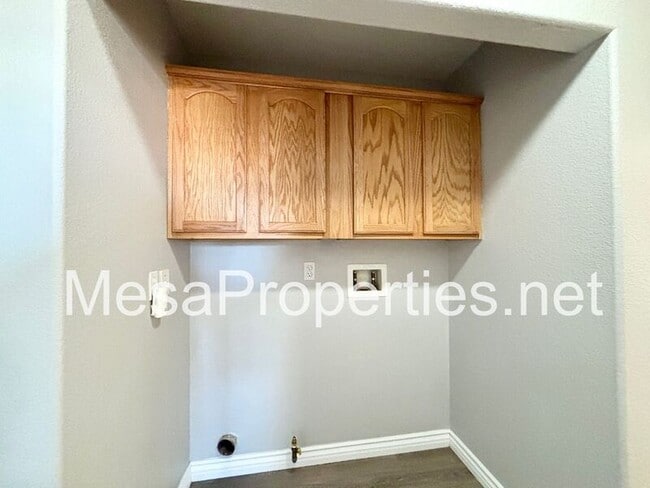 Building Photo - 10795 Merino Ave