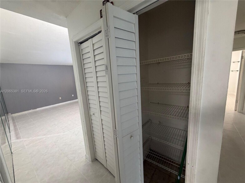 Building Photo - 3613 SW 112th Pl