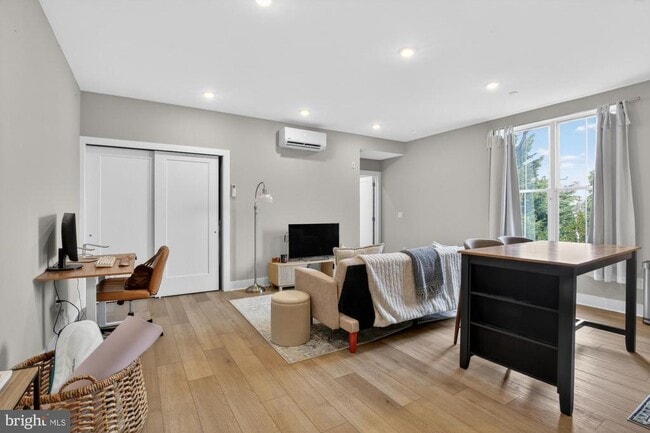 Building Photo - 6712 Ridge Ave