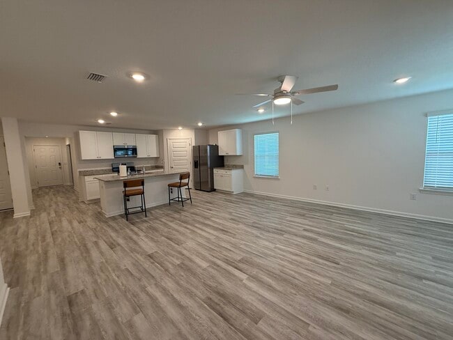 Building Photo - 225 Gray Owl Dr