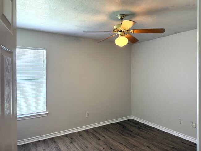 Building Photo - 2308 Antelope Ln