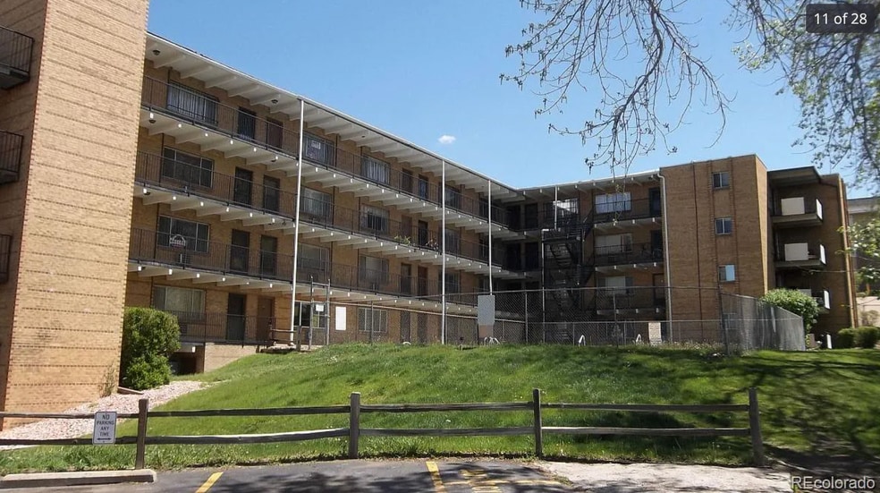 Building Photo - 800 W Belleview Ave