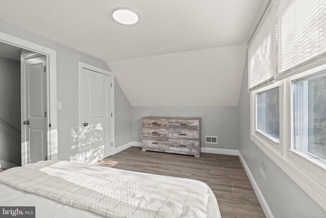 Building Photo - 124 Pennypacker Dr