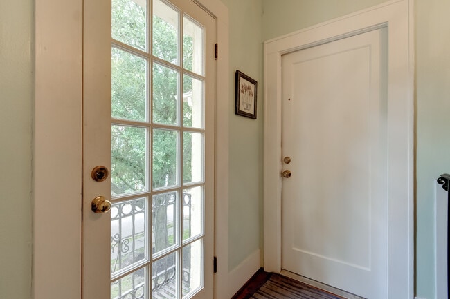 Building Photo - 1215 Bartlett St