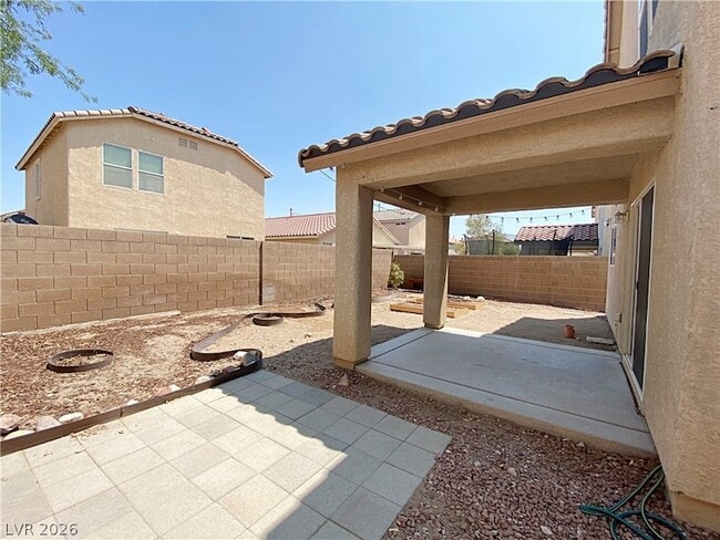 Building Photo - 6496 Robusta Ct