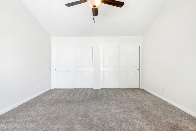 Building Photo - Welcome to your dream home in Oakmont, a v...