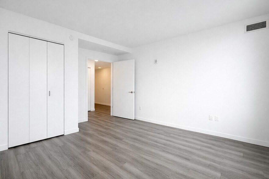 Building Photo - 1524 Sheepshead Bay Rd