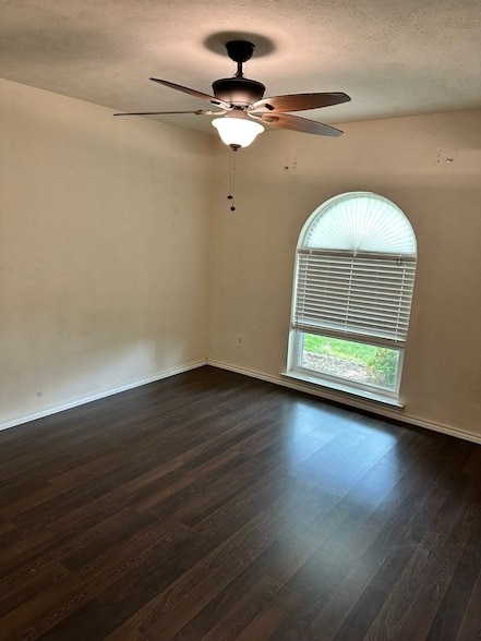 Building Photo - 502 Spring Willow Dr