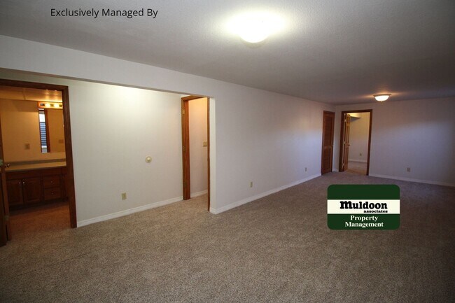 Building Photo - Coming Soon! Lovely Briargate Home! Pet Friendly!