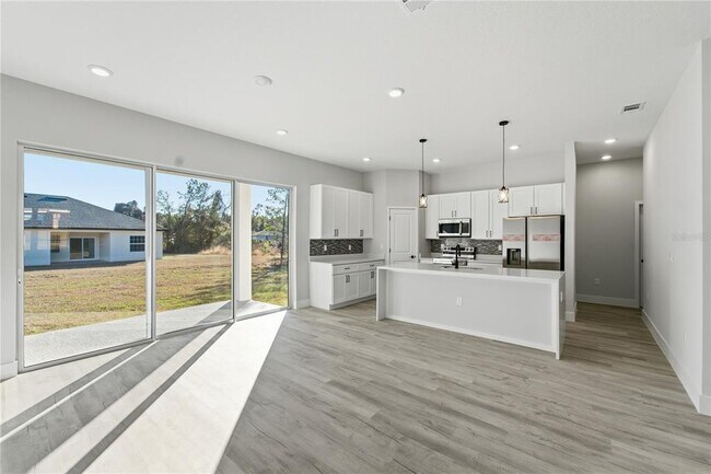 Building Photo - 13690 SW 43rd Cir