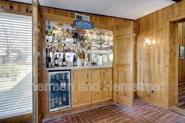 Building Photo - 289 Ashbrook Dr