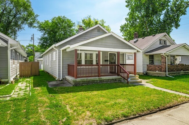 Building Photo - 1215 N Warman Ave