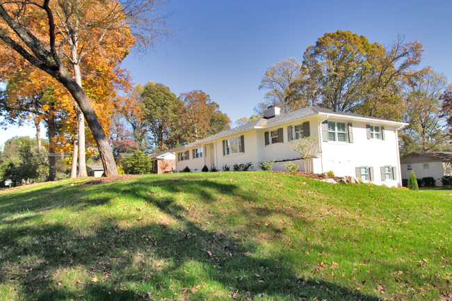 Building Photo - 5329 Seacroft Rd