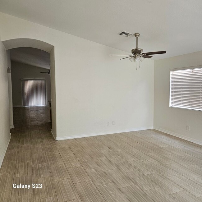 Building Photo - Oasis in Northwest Sun City
