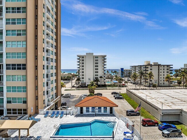 Building Photo - 1410 S Ocean Dr