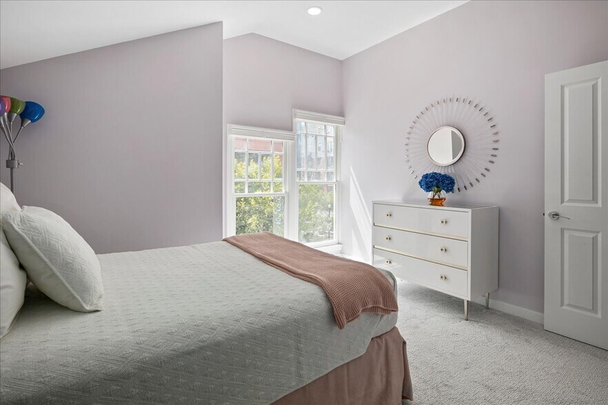 Building Photo - 2863 11th St N