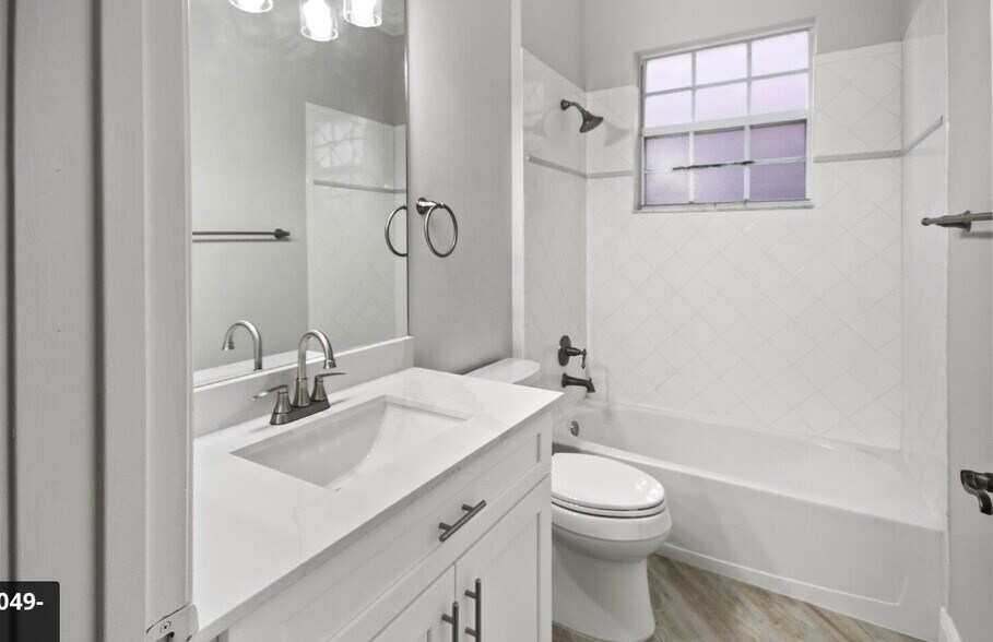 Building Photo - 9845 Cobblestone Creek Dr