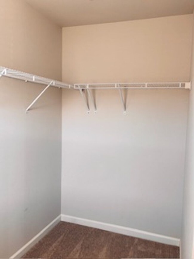 Building Photo - New 3 Bed/ 2.5 Bath Townhome Off Central A...