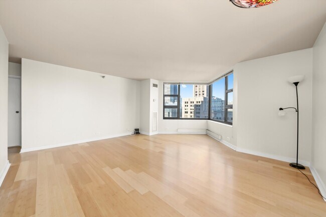 Building Photo - 401 E Ontario St