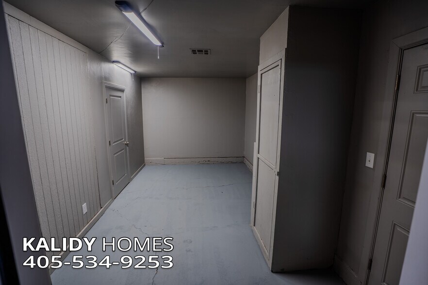 Building Photo - 1233 SW 65th St
