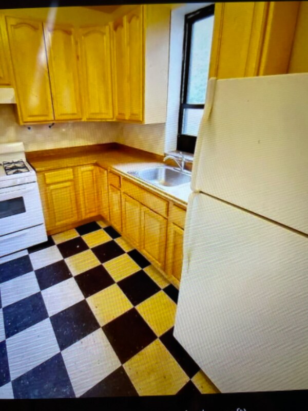 Primary Photo - 244-215 15th St