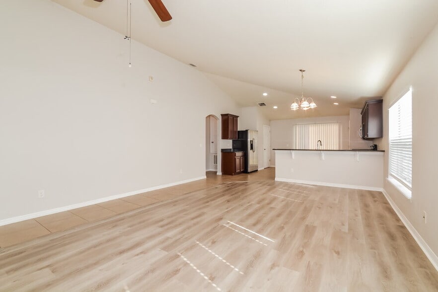 Building Photo - 907 Muirwood Way