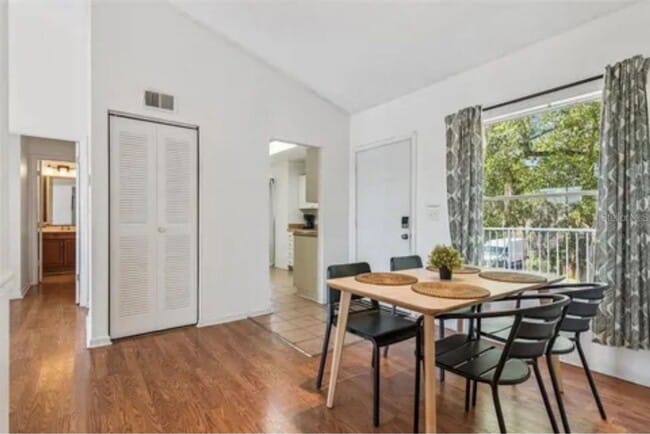 Building Photo - 2564 Woodgate Blvd