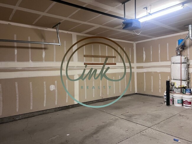 Building Photo - Chardonnay Duplex