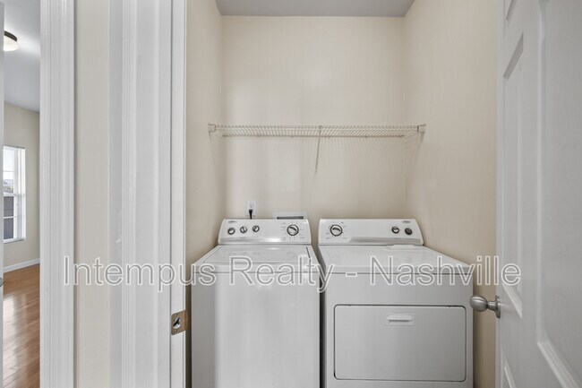 Building Photo - 2544 Jordan Ridge Dr