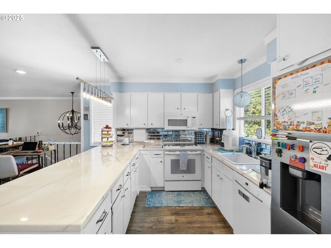 Building Photo - Bright and Open 1,638 SqFt Home Featuring Fireplace, Updated Kitchen & Scenic Outdoor Views ***Wa...