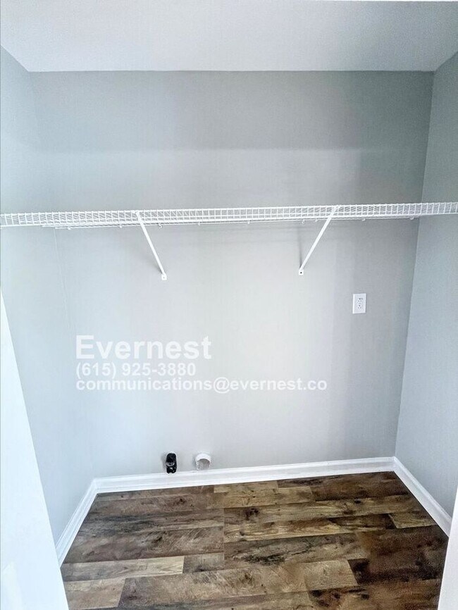 Building Photo - 3-Bedroom, 2-Bathroom Home with Deck and C...