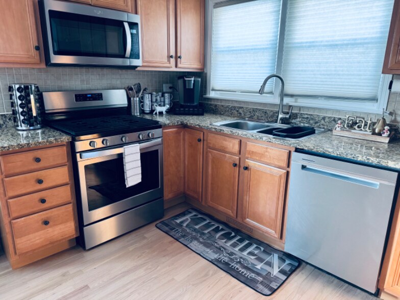 Building Photo - 302 S Patton Ave