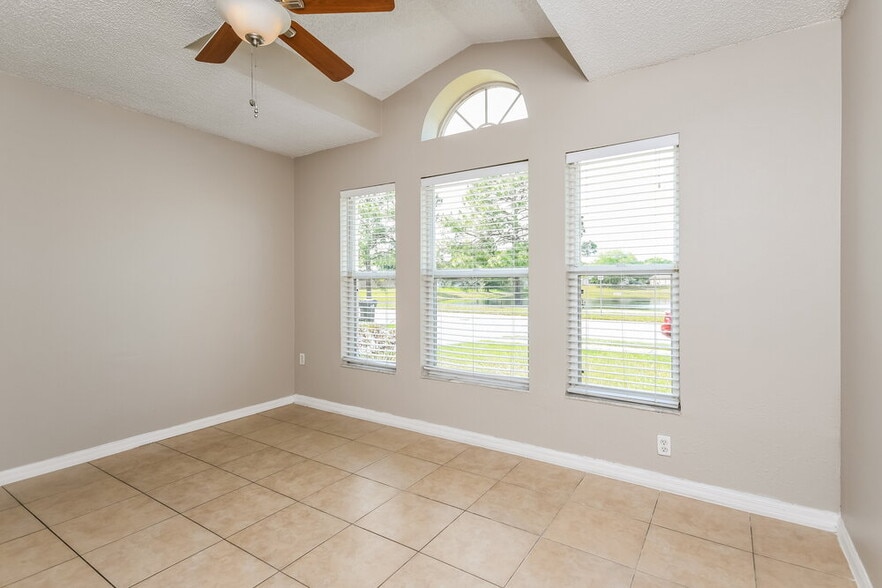 Building Photo - 14552 Lake Price Dr